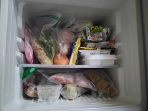 冷蔵庫のピーピー警告音が止まらない原因と対処法★食品の詰め込み過ぎ